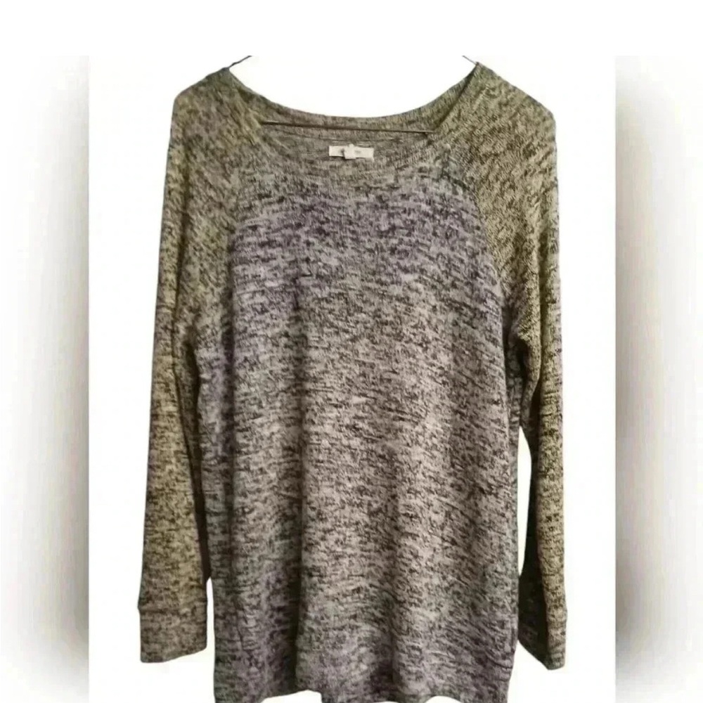 🎈4/$20 Maurice’s Green  and Gray Long Sleeve Color Block Sweater
